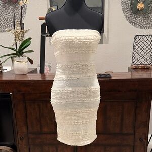 2b Bebe Cream Textured Strapless Dress